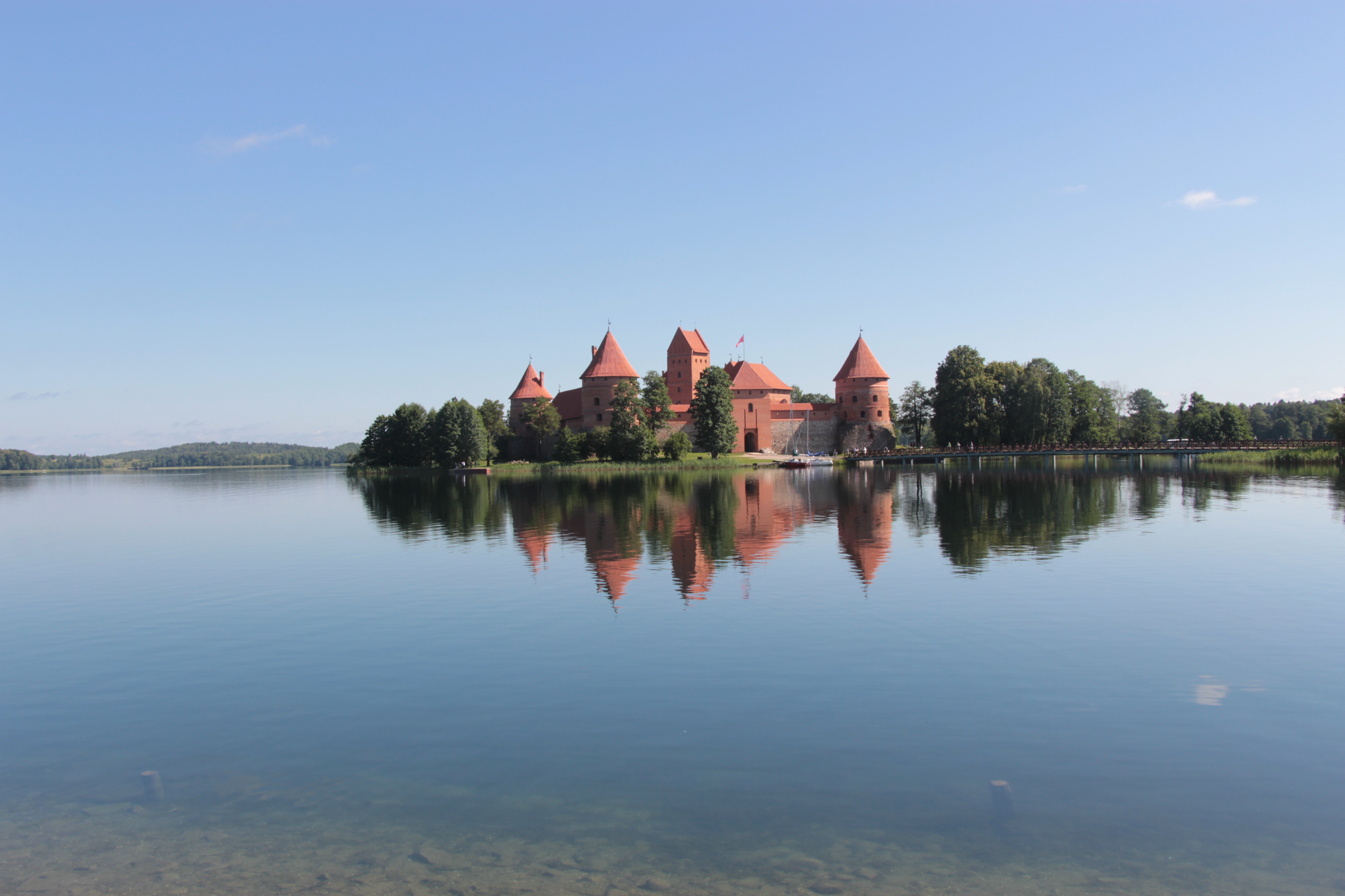 [
Trak&uogon; salos pilis, Trakai.  10 July 2017.
        ]