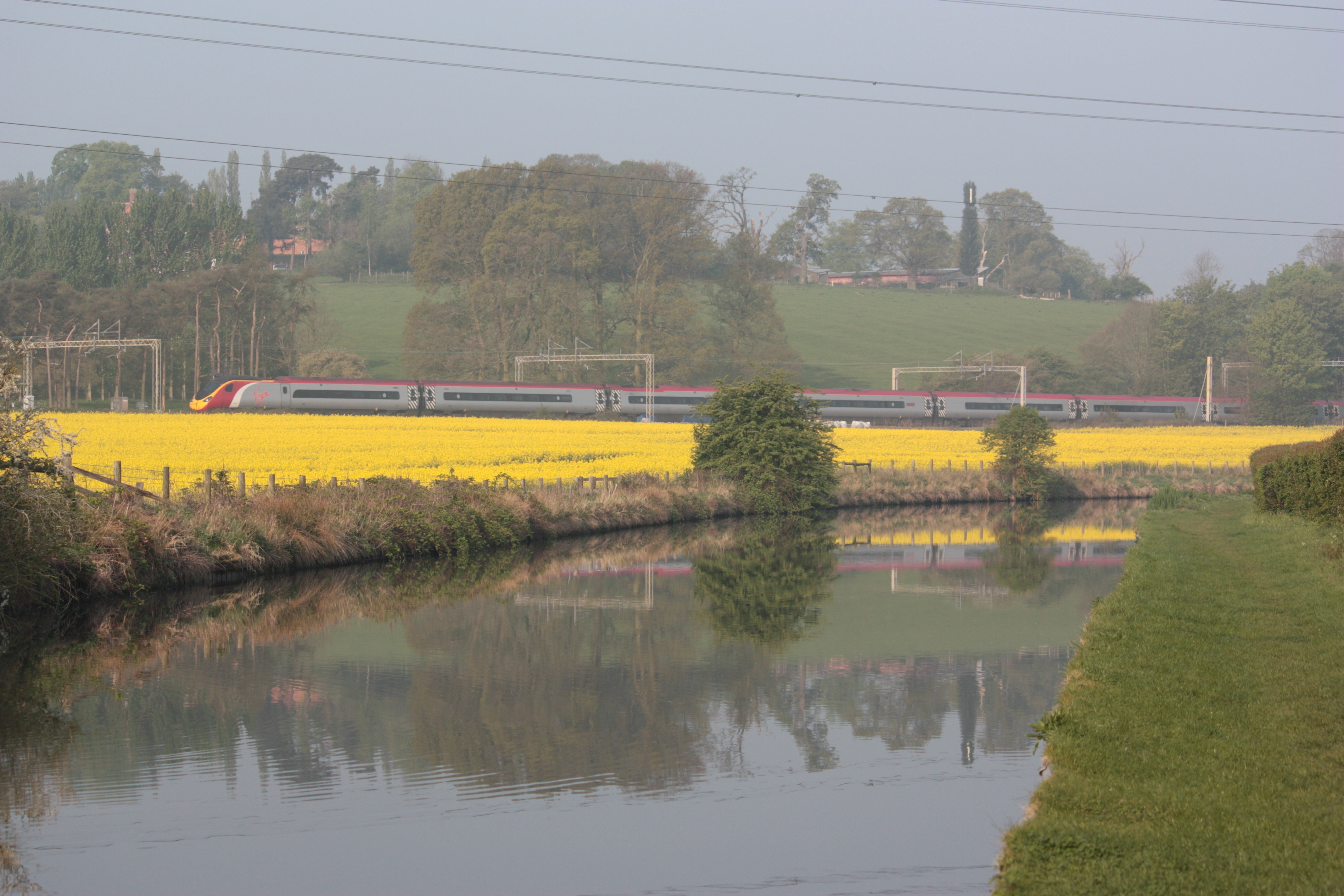 [
Pendolino.  Grand Union Canal near Bugbrooke.  19 April, 2011.
        ]