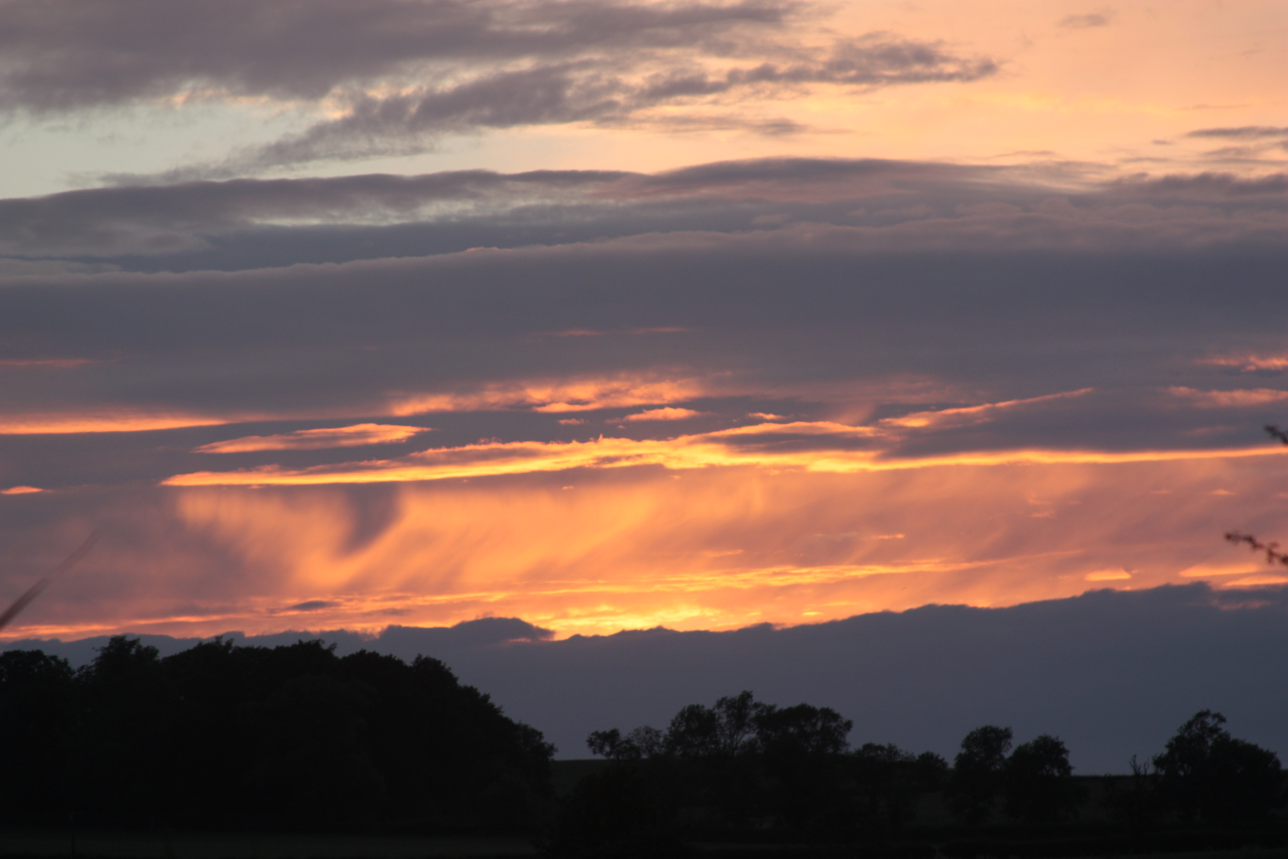 [
Evening sky near bridge 63.  Grand Union Canal (Leicester Section).  21 July, 2011.
        ]