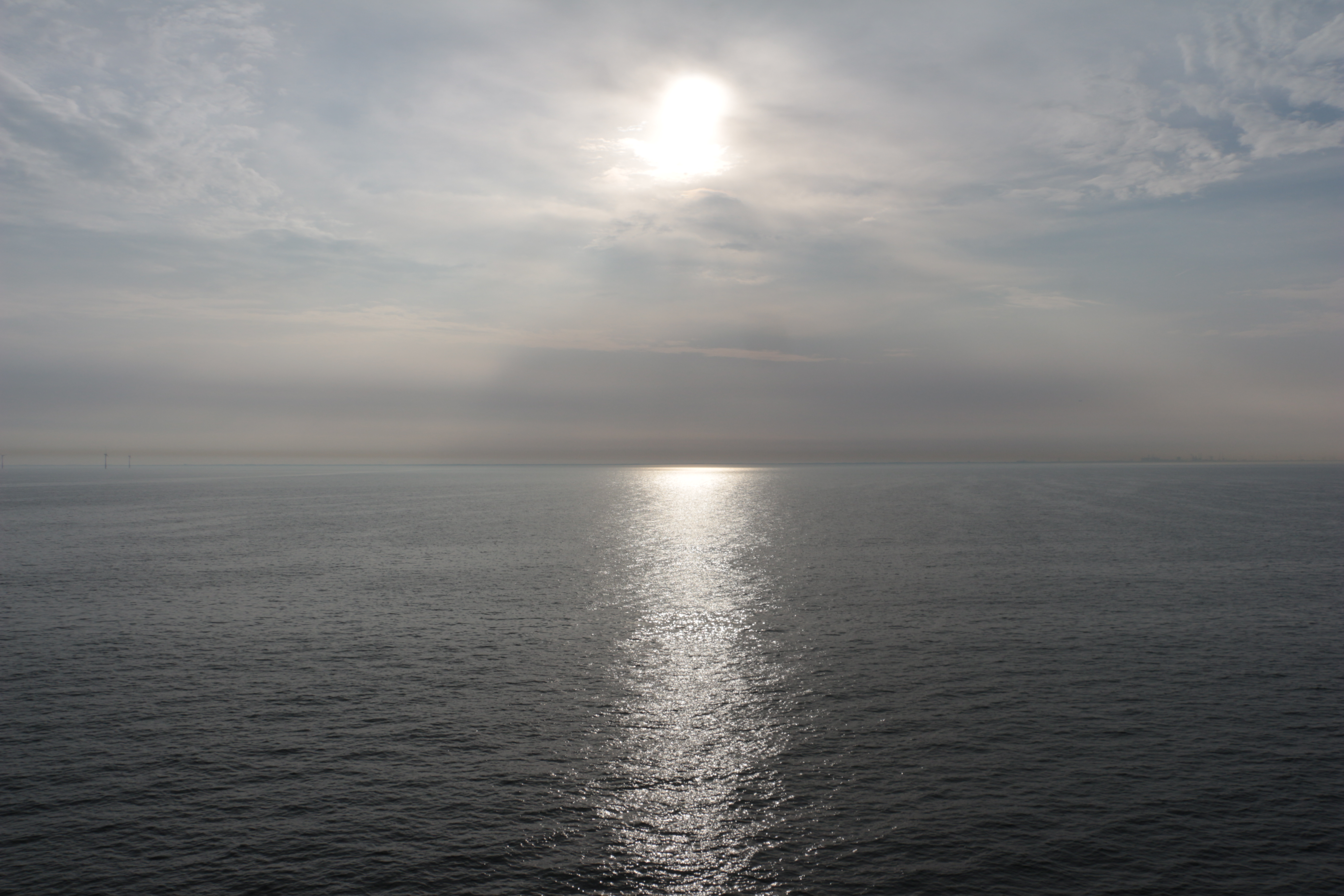 [
Early morning off the dutch coast.  22 April 2018.
        ]