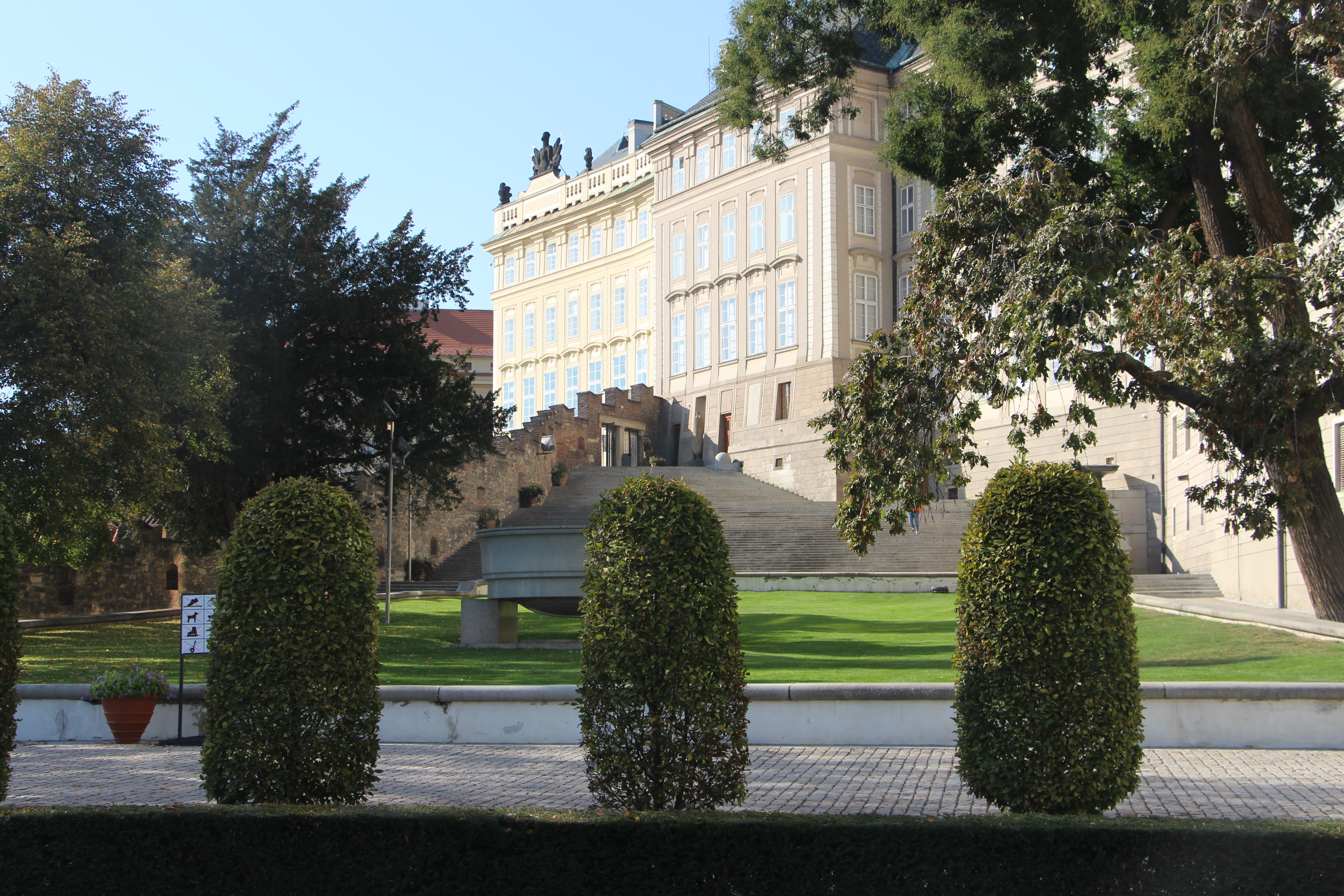 [
Pražsk&yacute; hrad, Praha.  14 October 2018.
        ]
