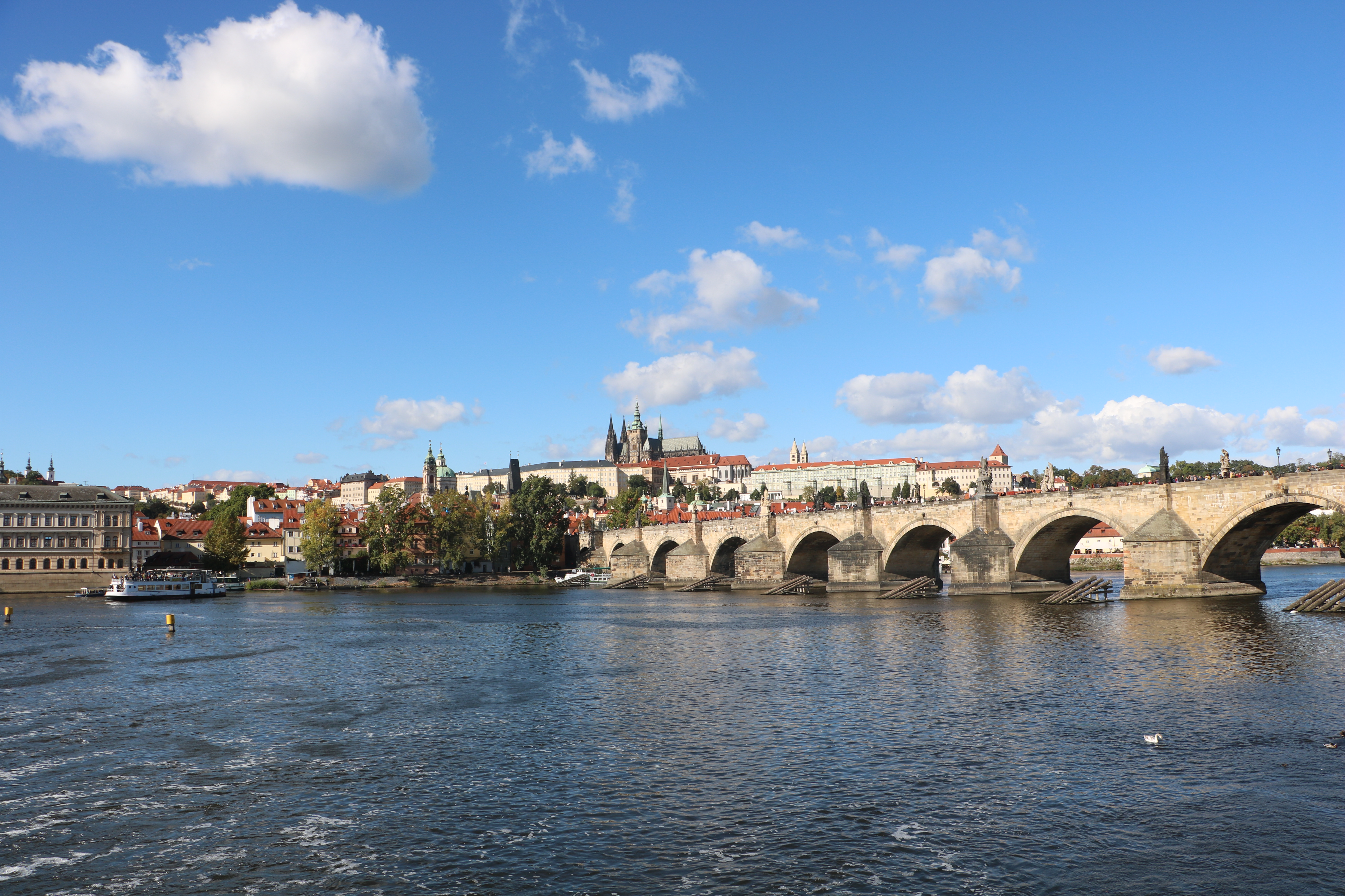 [
&Rcaron;eka Vltava, Praha.  15 October 2023.
        ]